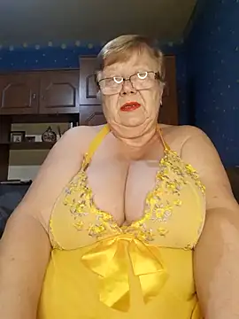 Snapshot of Lena_Gaby chatting on 12/17/25, 04:18 Lena Gaby online show from 12/17/25, 04:18