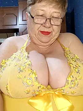 Snapshot of Lena_Gaby chatting on 06/04/26, 02:39 Lena Gaby online show from 06/04/26, 02:39