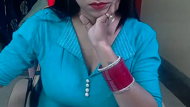 Snapshot of Naiaa-mylove chatting on 12/05/24, 07:38 Naiaa-mylove online show from 12/05/24, 07:38
