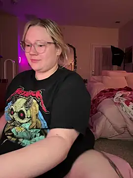 PiggyRose online show from 03/25/26, 12:27