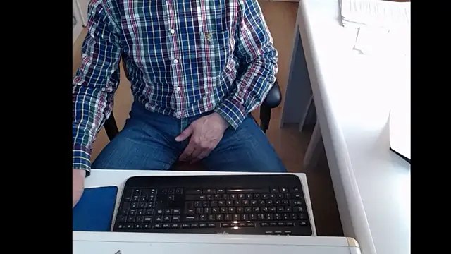 dutchpornking online show from 02/17/25, 11:44