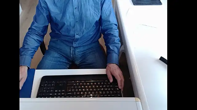 dutchpornking online show from 10/14/25, 07:53