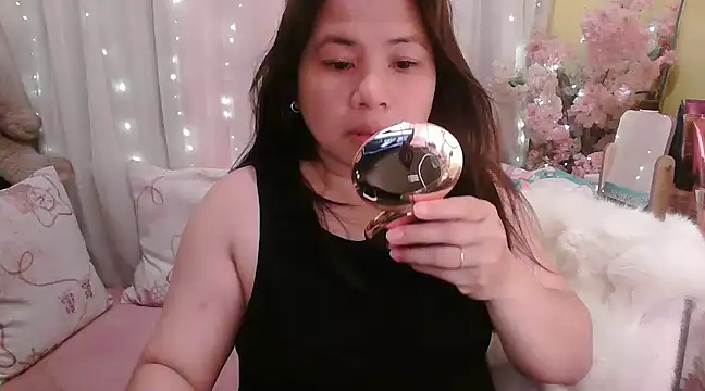 Snapshot of OhmyPinay chatting on 02/18/25, 02:38 OhmyPinay online show from 02/18/25, 02:38