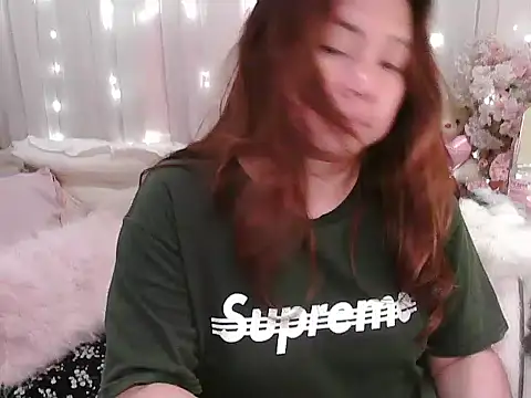 Snapshot of OhmyPinay chatting on 09/16/25, 04:46 OhmyPinay online show from 09/16/25, 04:46