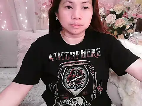 Snapshot of OhmyPinay chatting on 06/28/26, 09:26 OhmyPinay online show from 06/28/26, 09:26