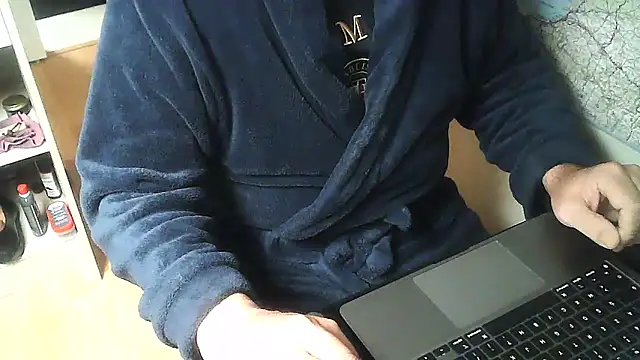 Snapshot of DUDURA@xh chatting on 12/30/24, 11:59 DUDURAxh online show from 12/30/24, 11:59