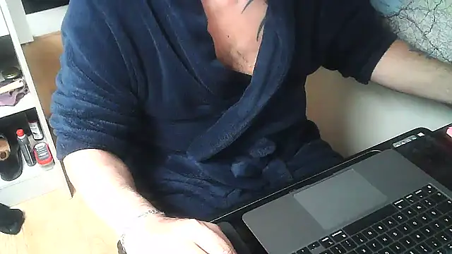 Snapshot of DUDURA@xh chatting on 01/06/25, 12:57 DUDURAxh online show from 01/06/25, 12:57