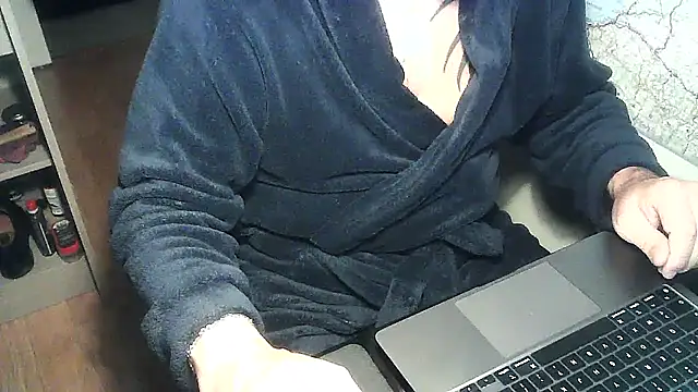 Snapshot of DUDURA@xh chatting on 01/06/25, 05:06 DUDURAxh online show from 01/06/25, 05:06
