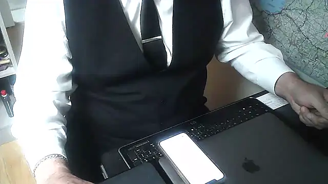 Snapshot of DUDURA@xh chatting on 02/03/25, 02:13 DUDURAxh online show from 02/03/25, 02:13