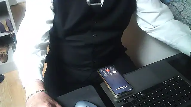 Snapshot of DUDURA@xh chatting on 10/14/25, 08:37 DUDURAxh online show from 10/14/25, 08:37