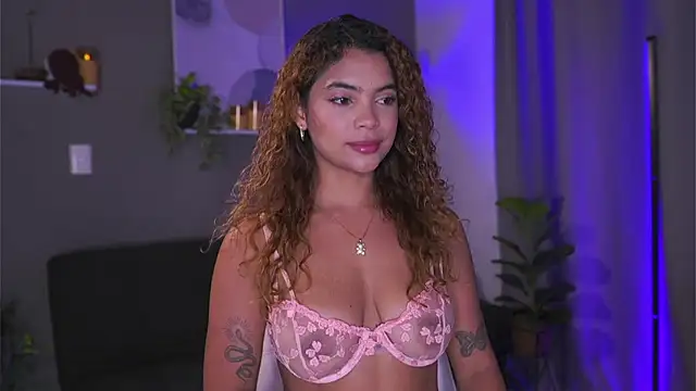 Snapshot of HannahEvanss chatting on 09/27/25, 05:07 HannahEvanss online show from 09/27/25, 05:07