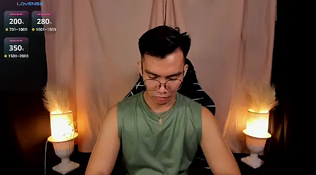 000batman000 online show from 02/19/25, 01:40