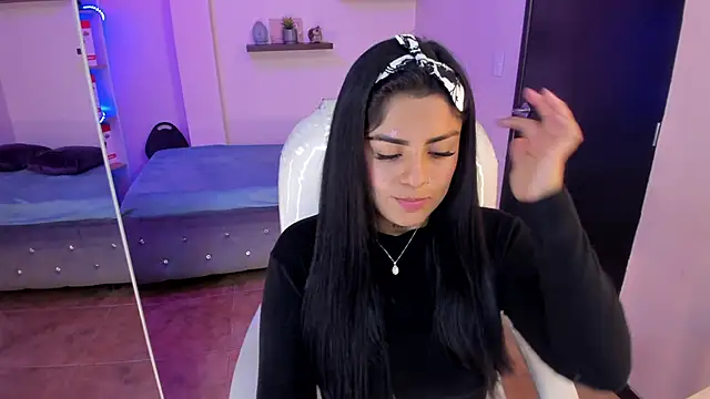 Catalinaa martinez online show from 12/18/24, 06:35