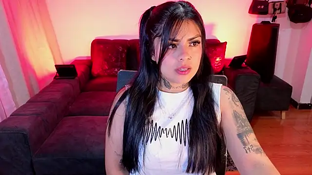 Catalinaa martinez online show from 12/18/25, 09:43