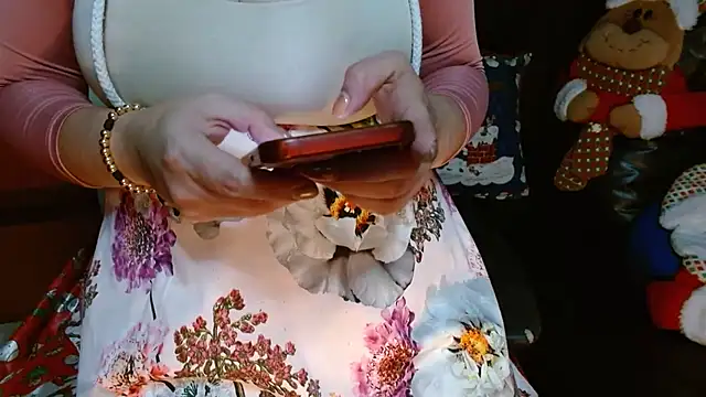 Snapshot of AnnyelinnaLove chatting on 12/15/24, 12:38 AnnyelinnaLove online show from 12/15/24, 12:38