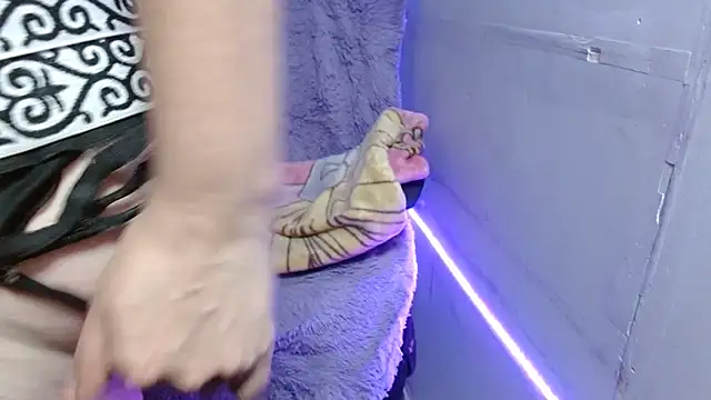 Snapshot of AnnyelinnaLove chatting on 01/26/25, 08:03 AnnyelinnaLove online show from 01/26/25, 08:03