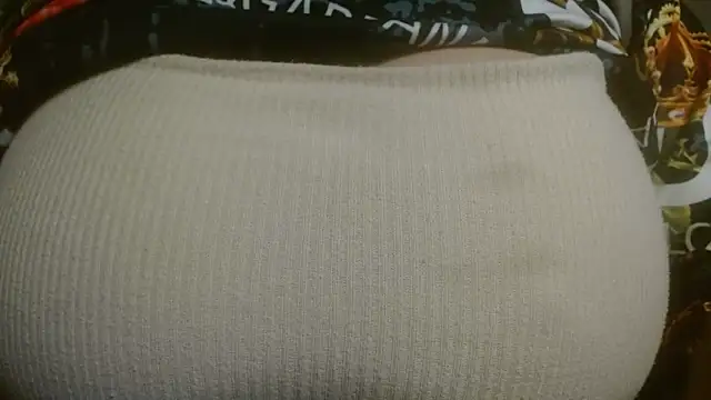 Snapshot of AnnyelinnaLove chatting on 03/06/25, 12:43 AnnyelinnaLove online show from 03/06/25, 12:43