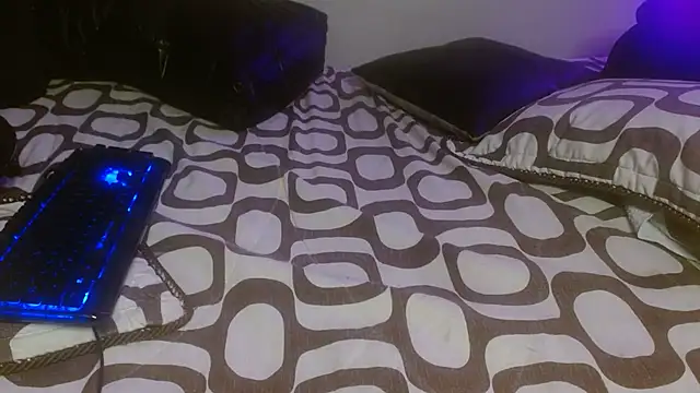 Snapshot of AnnyelinnaLove chatting on 03/06/25, 09:58 AnnyelinnaLove online show from 03/06/25, 09:58