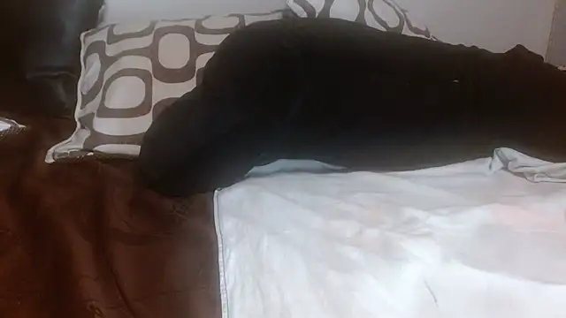 Snapshot of AnnyelinnaLove chatting on 03/15/25, 11:29 AnnyelinnaLove online show from 03/15/25, 11:29