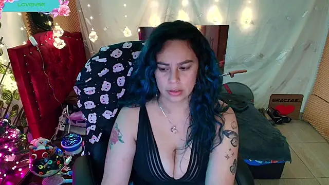 Snapshot of elektra_32 chatting on 12/24/24, 11:11 elektra 32 online show from 12/24/24, 11:11