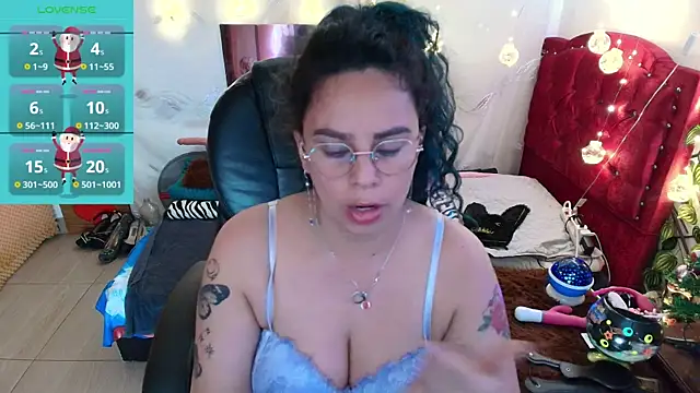 Snapshot of elektra_32 chatting on 12/27/24, 04:36 elektra 32 online show from 12/27/24, 04:36