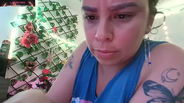 Snapshot of elektra_32 chatting on 01/05/25, 01:24 elektra 32 online show from 01/05/25, 01:24