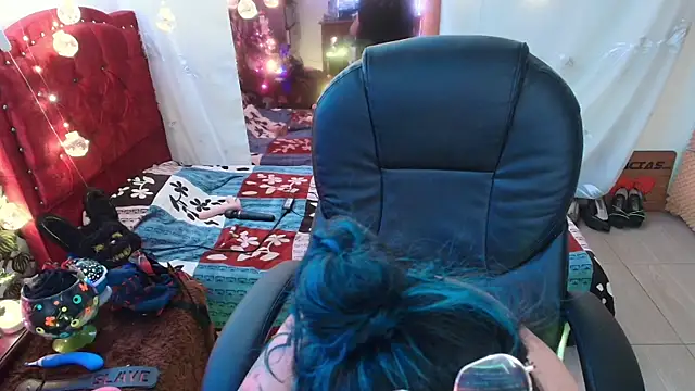 Snapshot of elektra_32 chatting on 01/06/25, 11:07 elektra 32 online show from 01/06/25, 11:07