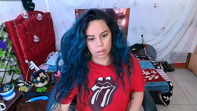 Snapshot of elektra_32 chatting on 01/11/25, 07:28 elektra 32 online show from 01/11/25, 07:28