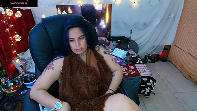 Snapshot of elektra_32 chatting on 01/23/25, 07:11 elektra 32 online show from 01/23/25, 07:11