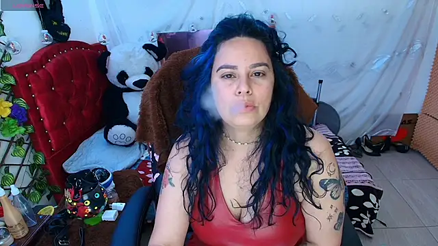 Snapshot of elektra_32 chatting on 01/26/25, 06:38 elektra 32 online show from 01/26/25, 06:38