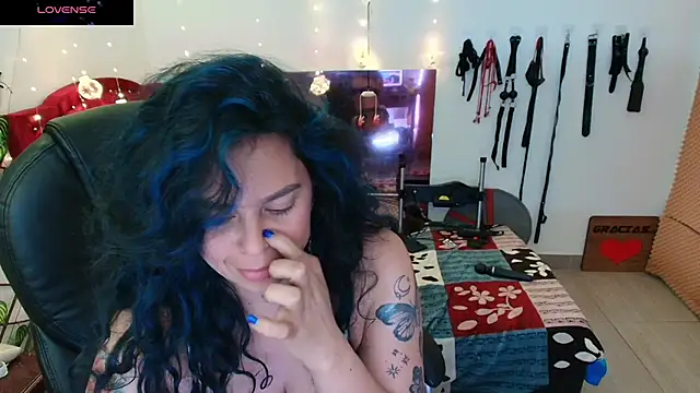 Snapshot of elektra_32 chatting on 02/11/25, 10:59 elektra 32 online show from 02/11/25, 10:59