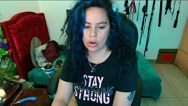 Snapshot of elektra_32 chatting on 02/27/25, 01:38 elektra 32 online show from 02/27/25, 01:38