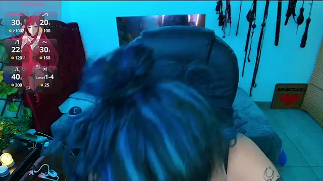 Snapshot of elektra_32 chatting on 03/03/25, 07:43 elektra 32 online show from 03/03/25, 07:43