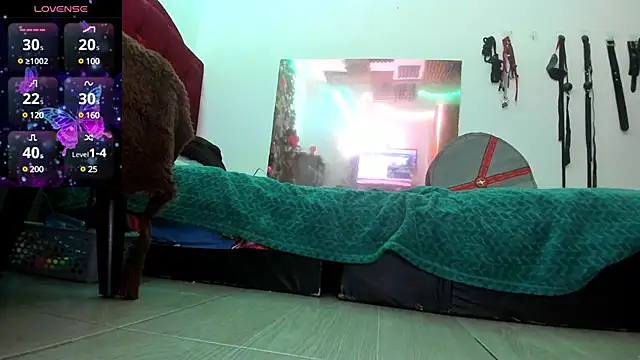 Snapshot of elektra_32 chatting on 03/08/25, 08:11 elektra 32 online show from 03/08/25, 08:11