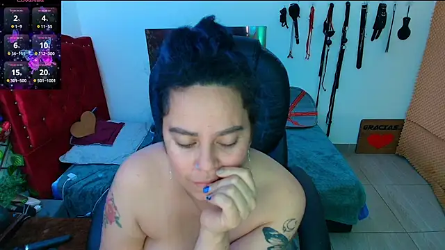 Snapshot of elektra_32 chatting on 03/22/25, 11:11 elektra 32 online show from 03/22/25, 11:11