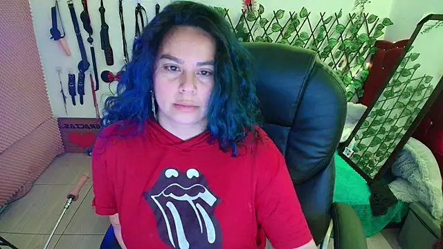 Snapshot of elektra_32 chatting on 10/04/25, 12:36 elektra 32 online show from 10/04/25, 12:36