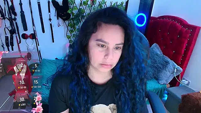 Snapshot of elektra_32 chatting on 10/15/25, 04:12 elektra 32 online show from 10/15/25, 04:12