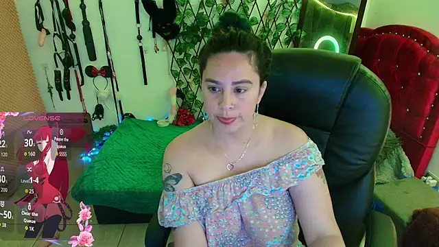 Snapshot of elektra_32 chatting on 10/22/25, 08:58 elektra 32 online show from 10/22/25, 08:58