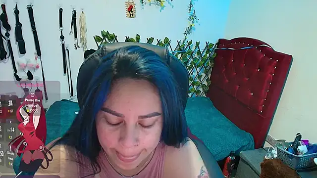 Snapshot of elektra_32 chatting on 11/12/25, 09:21 elektra 32 online show from 11/12/25, 09:21