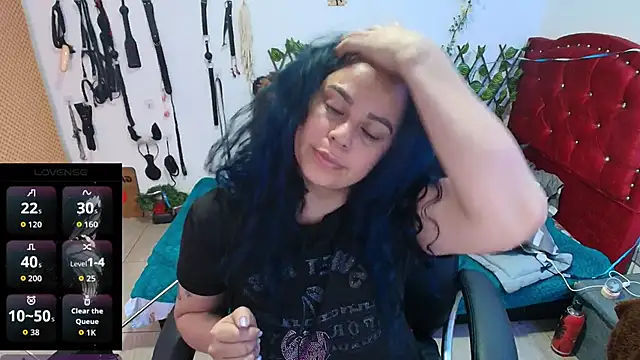 Snapshot of elektra_32 chatting on 11/22/25, 05:17 elektra 32 online show from 11/22/25, 05:17