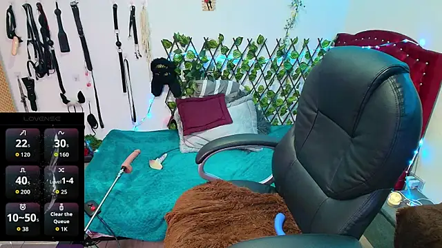 Snapshot of elektra_32 chatting on 11/24/25, 01:44 elektra 32 online show from 11/24/25, 01:44