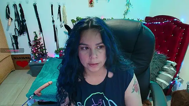 Snapshot of elektra_32 chatting on 12/01/25, 04:23 elektra 32 online show from 12/01/25, 04:23