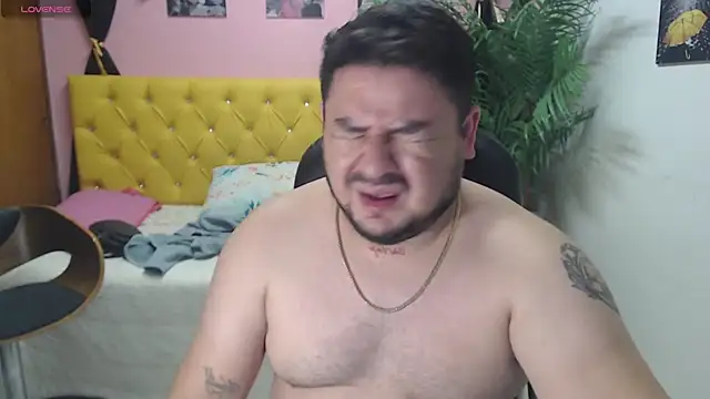 Snapshot of oso_dirty_ chatting on 02/01/25, 05:26 oso dirty online show from 02/01/25, 05:26