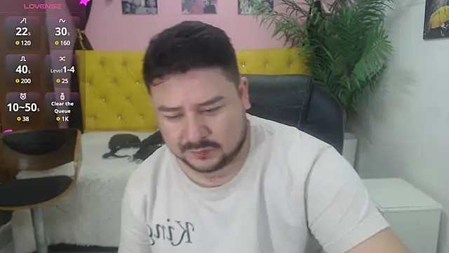 Snapshot of oso_dirty_ chatting on 03/02/25, 05:36 oso dirty online show from 03/02/25, 05:36