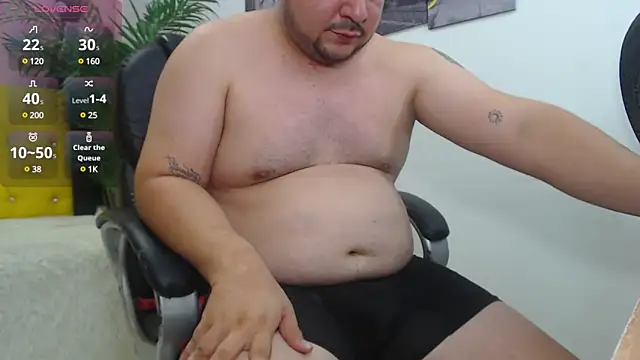 Snapshot of oso_dirty_ chatting on 03/13/25, 08:32 oso dirty online show from 03/13/25, 08:32