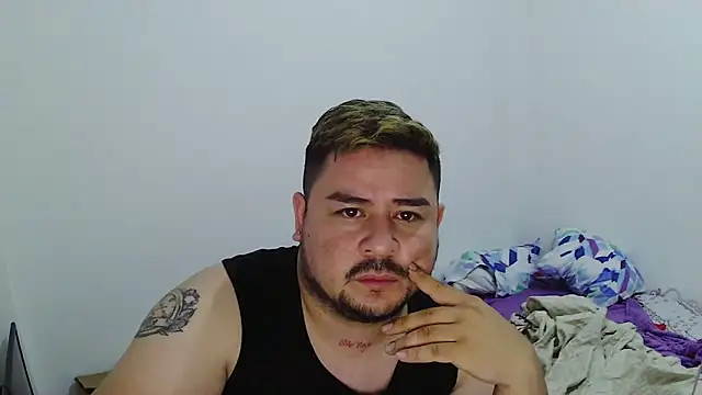 Snapshot of oso_dirty_ chatting on 09/08/25, 04:06 oso dirty online show from 09/08/25, 04:06