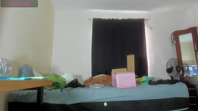 Snapshot of Zuan_zuan777 chatting on 12/27/24, 06:10 Zuan zuan777 online show from 12/27/24, 06:10