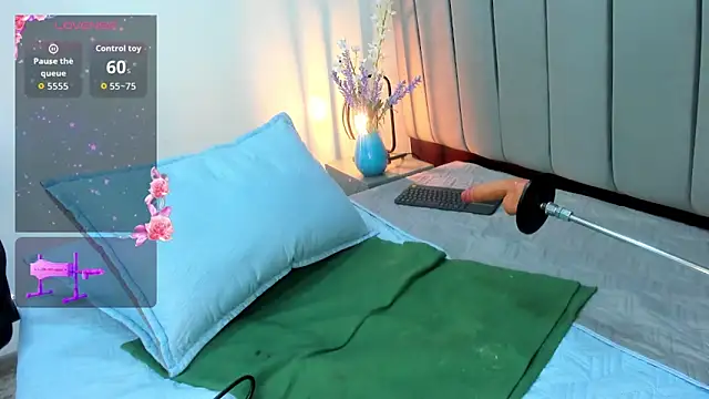 Snapshot of moxa_hot chatting on 11/14/25, 03:33 moxa hot online show from 11/14/25, 03:33