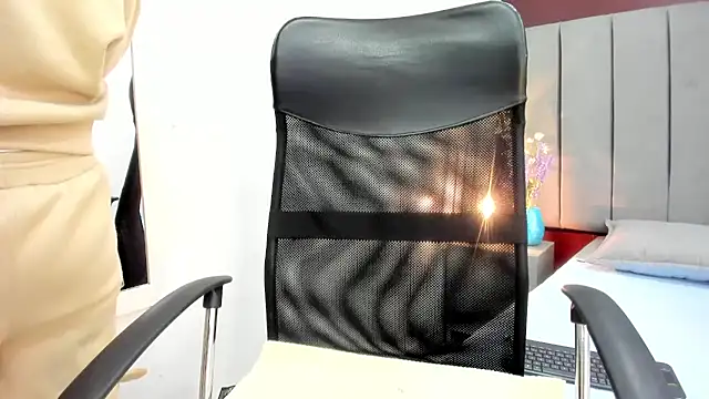 Snapshot of moxa_hot chatting on 12/02/25, 02:56 moxa hot online show from 12/02/25, 02:56