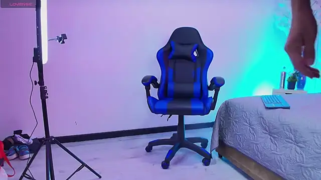 moxa hot online show from 04/22/26, 03:02